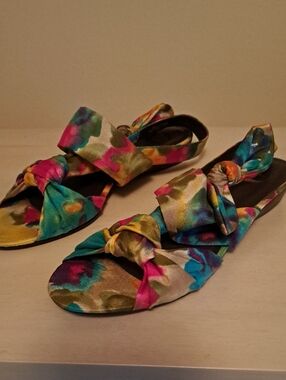 NWT Multicolor Knot Detail Women's Flat Sandals